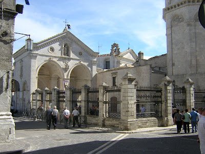Aparição de São Miguel no Monte Gargano – Itália