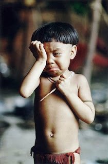 Têm os índios brasileiros o direito de praticar o infanticídio?