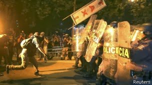 ‘ESTAMOS LUTANDO POR ALGO QUE AINDA NÃO SABEMOS O QUE É’, DIZ BLACK BLOC