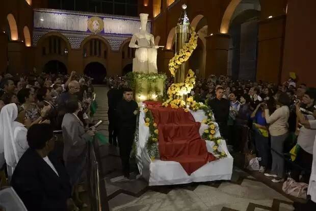 Novena da Padroeira, o carnaval continua em Aparecida.