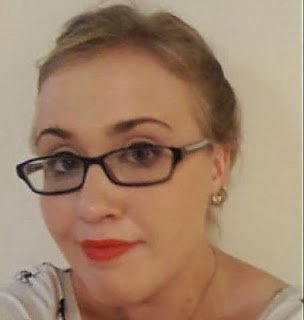 Megan Hodder, a moça ateia inglesa que caiu de joelhos diante do catolicismo